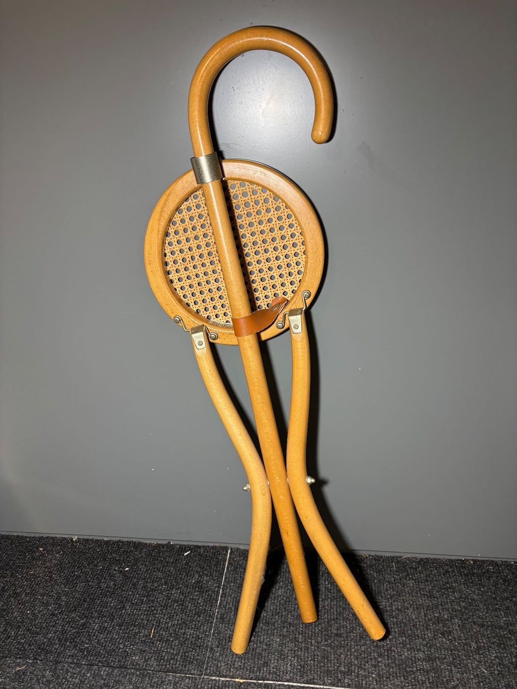 Sgabelli: Thonet Spazierstockhocker Klapphocker Designerstuhl Original – Usato da Hinwil venduto da DaniBachman 2