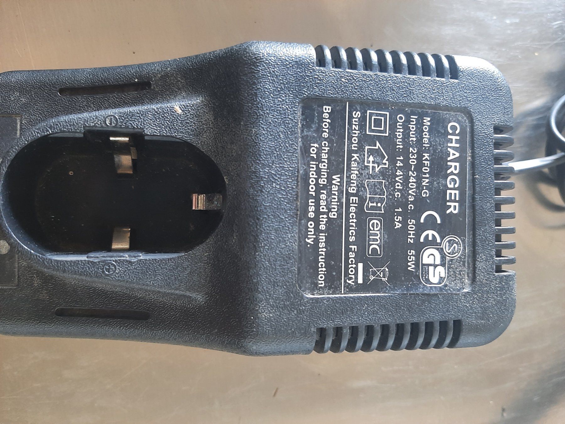Mato Tutti gli attrezzi: Fettpresse Mato 14,4 V DC – Difettoso da Eschlikon TG venduto da Freitech.2015 2