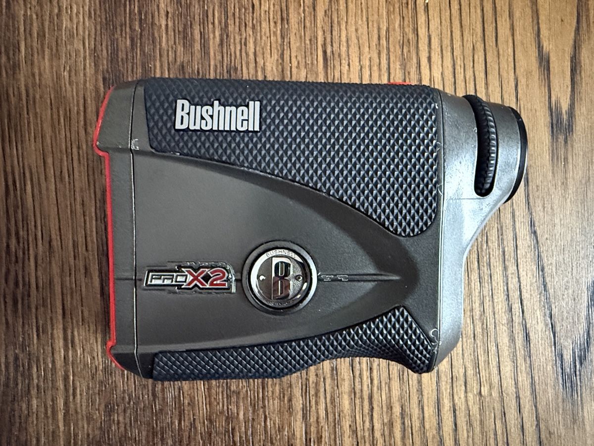Misurare: Bushnell Pro X2 Entfernungsmesser Golf mit Hülle – Usato da Luzern venduto da Roeschuko 2