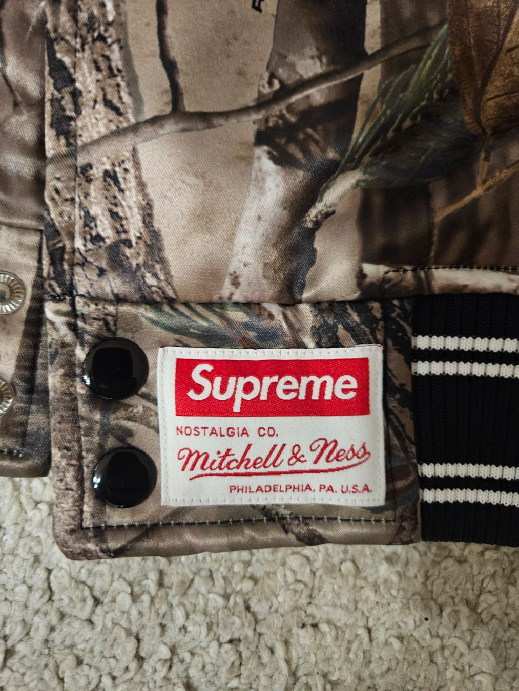 Supreme Giacche: Supreme Mitchell & Ness Lined Hooded Satin Varsity Jacket Re – Nuovo (secondo la descrizione) da Baar venduto da dan_mfc2 3