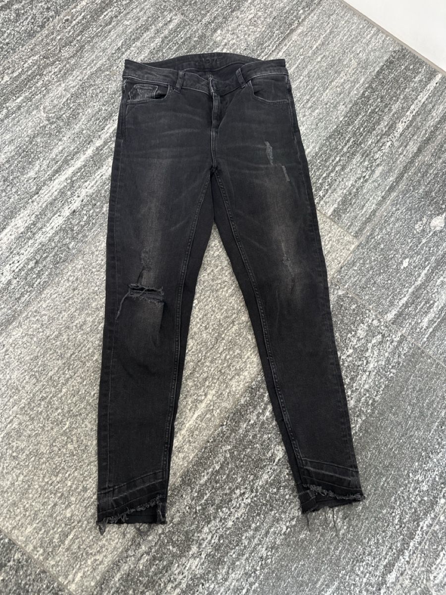 Zara Jeans: Zara Denim - Black Distressed Jeans - Size 36 – Usato da Sementina venduto da NinaDel