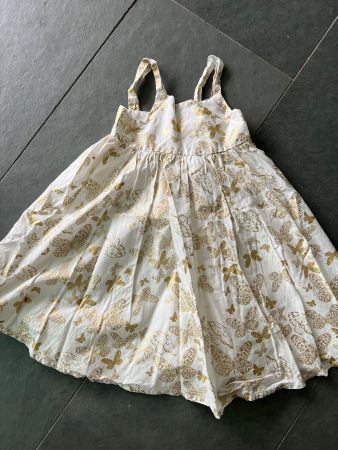 Kleid mit goldenen Schmetterlingen Gr. 122