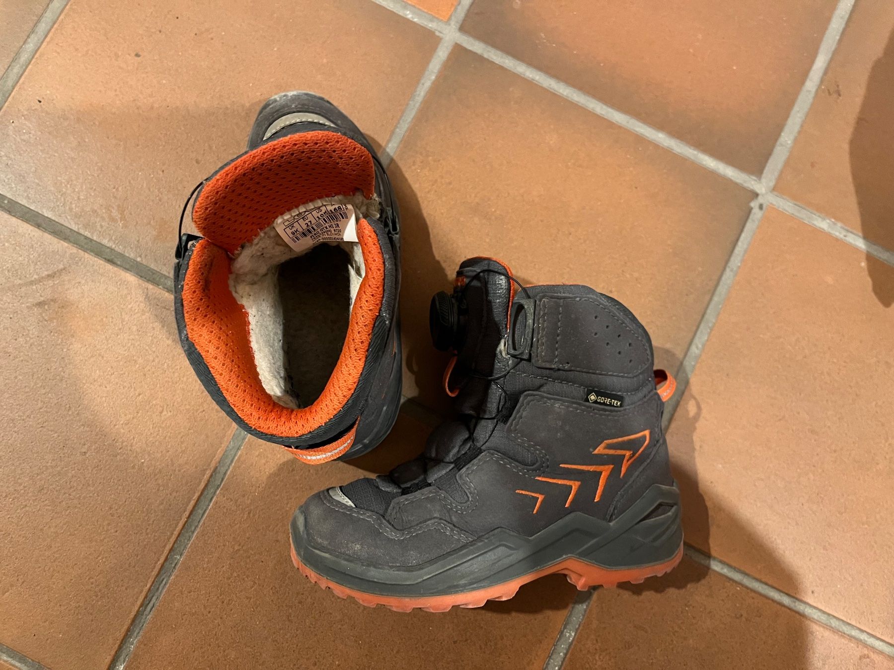 Scarpe per ragazzi: Lowa Winterschuhe Grösse 27 – Usato da Basel venduto da iva_c9sr 1