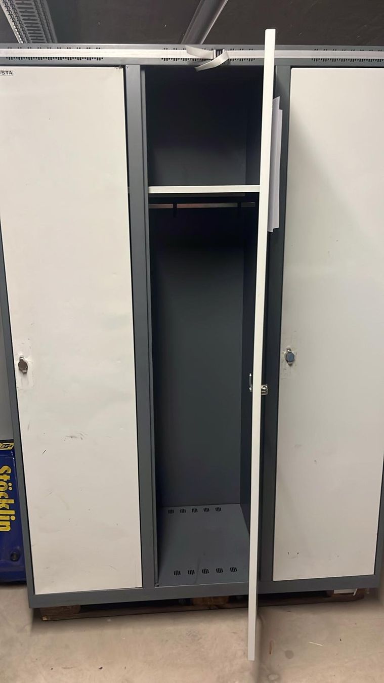 Lista Porte manteau: Lista Graderobenschrank, Spind 3fach – D'occasion à Berlingen par mar_j9wt 1