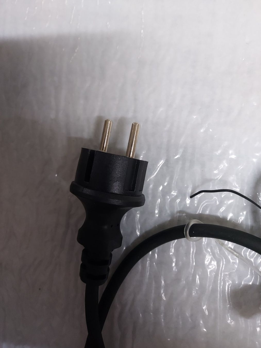 Lichterketten & Leisten: AUSSEN LED LIGHT LICHTKETTE SCHWARZ WARMWEISS MIT SCHUKO – Gebraucht aus Zeiningen von elcanaja 4