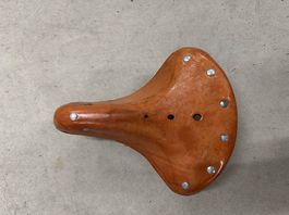 Ledersattel mit Federung  Klassisch / Vintage  Braun