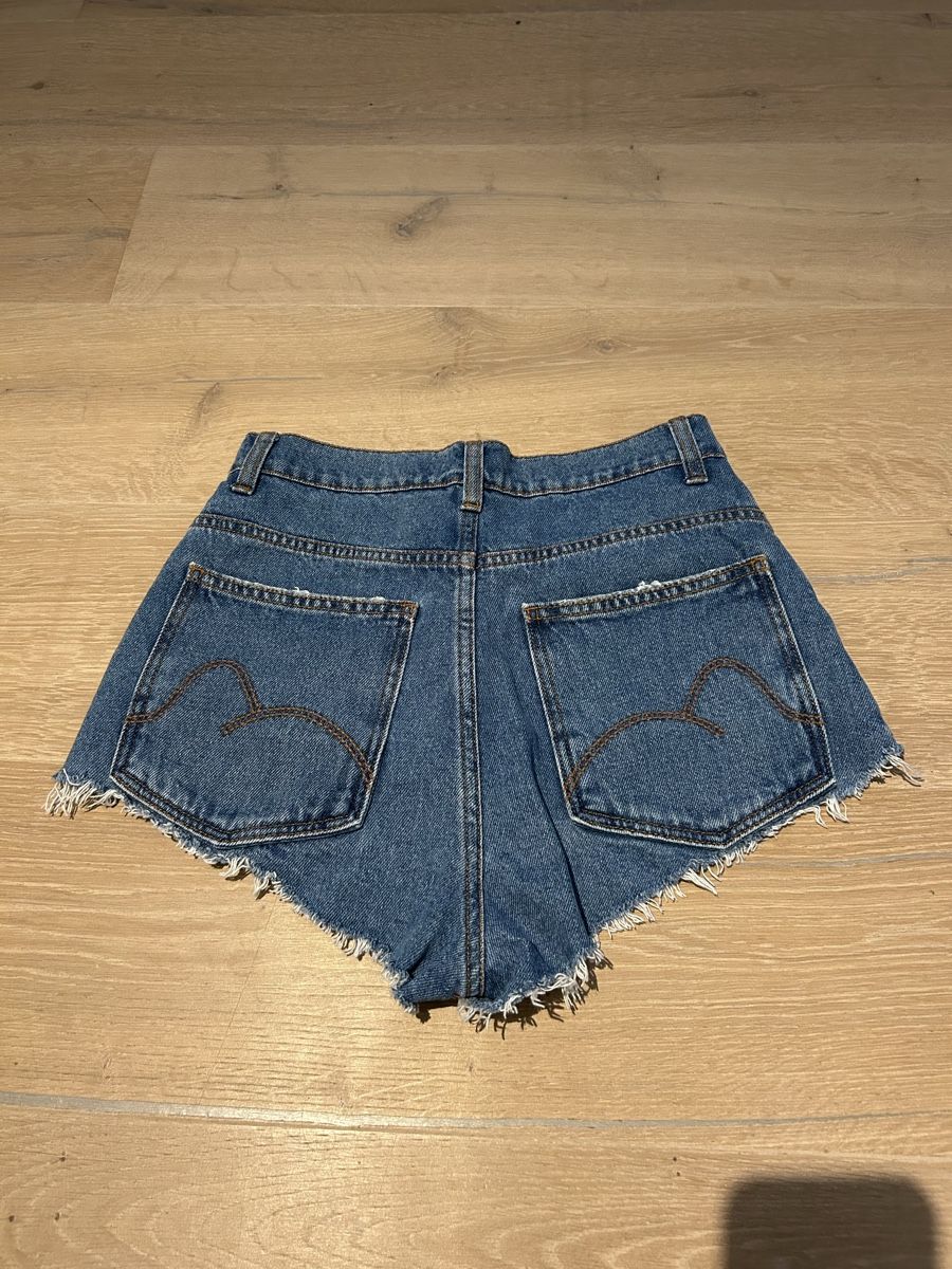 Jeans: Jeansshorts Grösse 34 – Usato da Niederhelfenschwil venduto da aur_ms6f 1