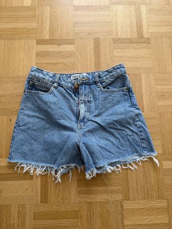 Zara Jeans Shorts, hellblau, Sommer-Look, Grösse 34