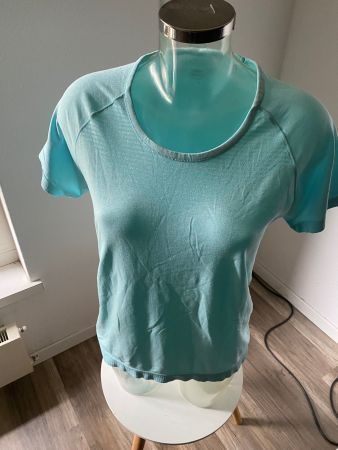 active Essentials T-Shirt Grösse M