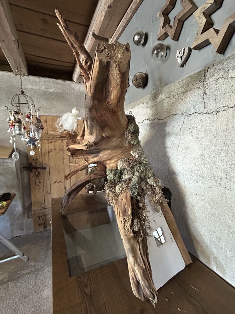 Tutte le decorazioni: Krippe gross Wurzel/Gips – Usato da Schongau venduto da Beatweibel 2