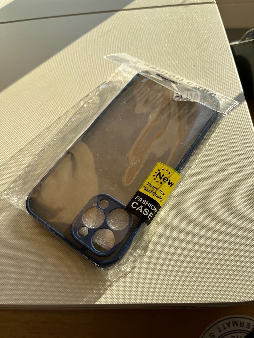 Apple Cover & Protezioni schermo: 4 iPhone covers 12 pro – Nuovo e nell'imballaggio originale da Affoltern am Albis venduto da Partyfruit