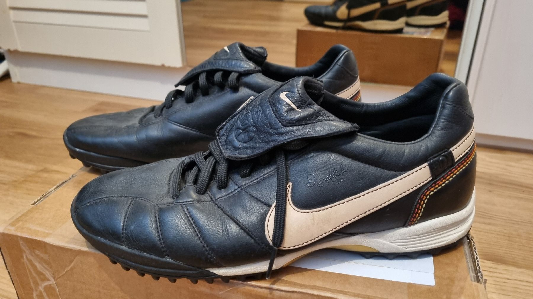 Nike Scarpe da uomo: Nike Ronaldinho R10 43 – Usato da Münchenbuchsee venduto da Ludo_Braenz