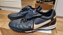 Nike Ronaldinho R10 43