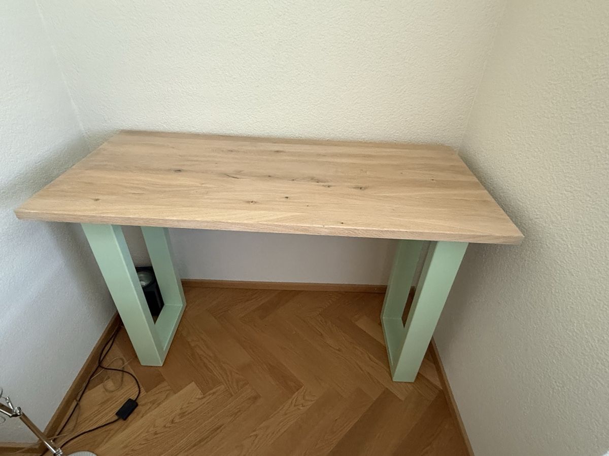 Scrivanie: Kleiner Schreibtisch – Usato da Ostermundigen venduto da Schneehaesli08 2