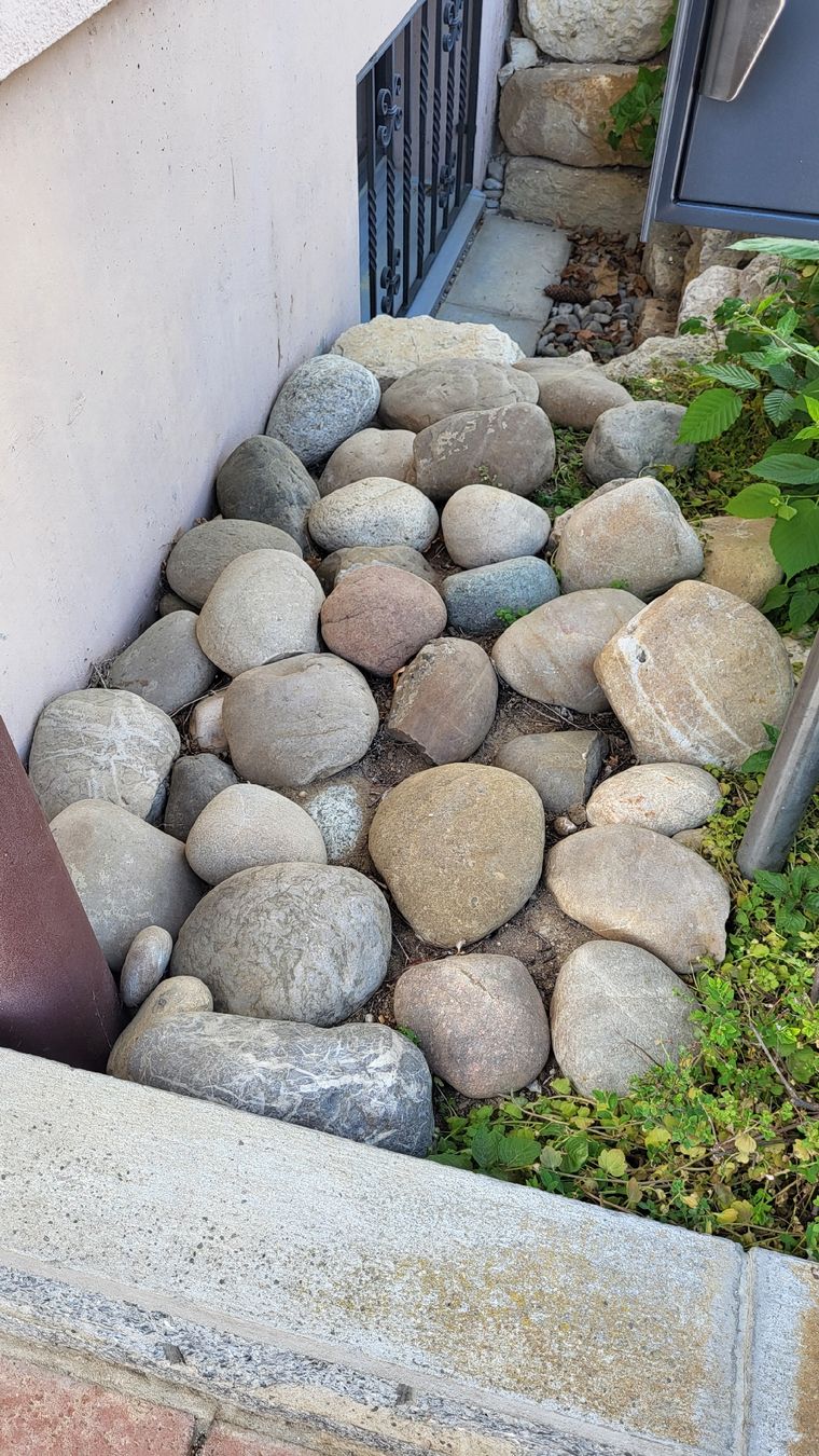 Pierres de constructon: Flusssteine, Bollensteine – D'occasion à Schönenwerd par Monaaa03