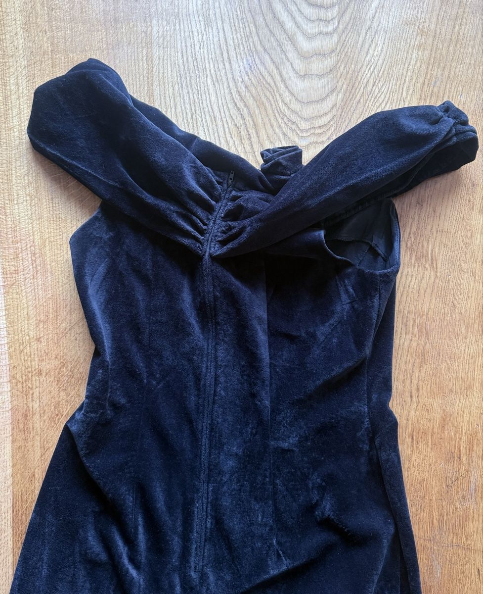 Vestiti: vintage Samtkleid schwarz Grösse 40/lL – Usato da Siebnen venduto da koschitoschi 2