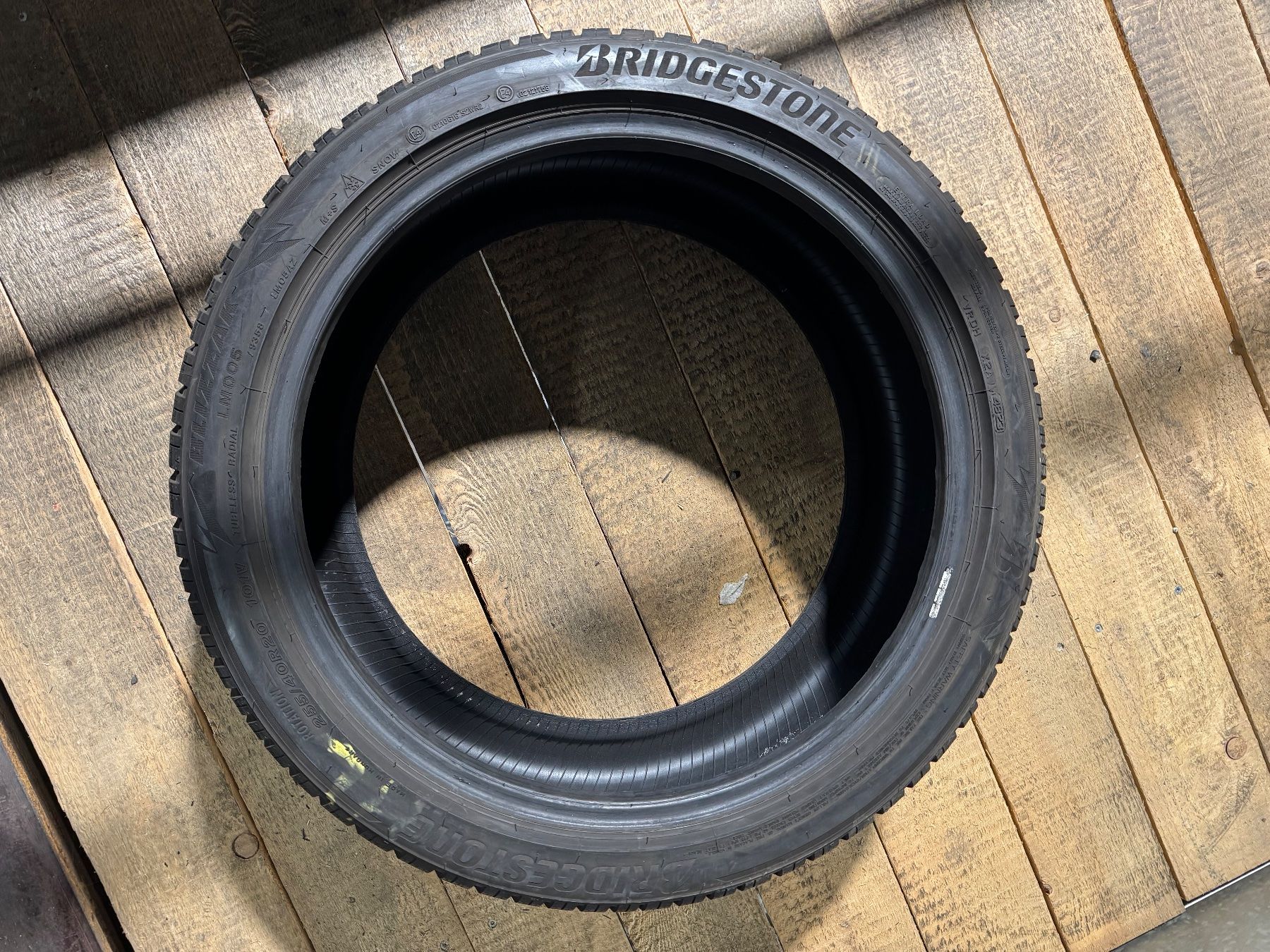 Bridgestone Pneumatici & Ruote complete: Bridgestone Blizzak LM005 255/40R20 101V – Usato da Lyss venduto da spa_fc2c 1