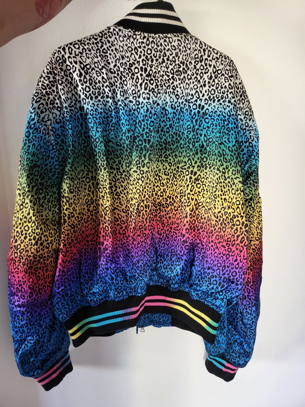 Vestes: Amiri Silk Rainbow Leopard Bomber Jacket L – Neuf (Voir description) à Basel par tec0cr3p 1