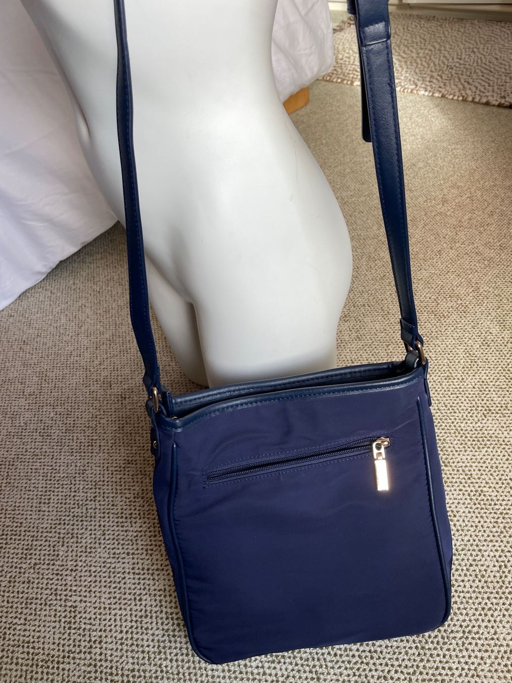 Manor Borse da donna: Handtasche dunkelblau, Manor, ungebraucht – Usato da Volketswil venduto da n_r_5gdf