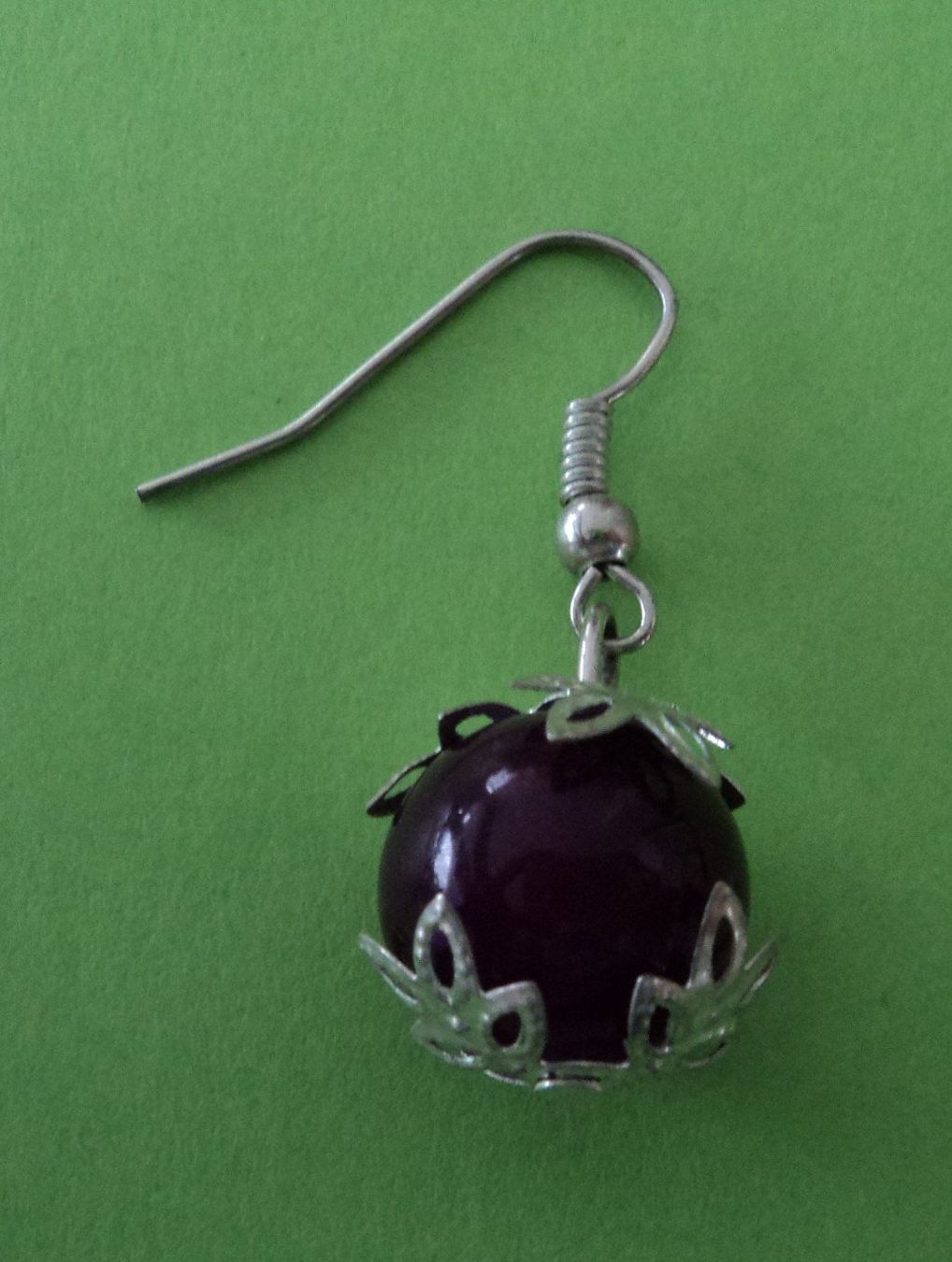 Orecchini pendenti & Orecchini a lobo: Mono boucle d'oreille boule violet – Nuovo (secondo la descrizione) da Basel venduto da maripas17