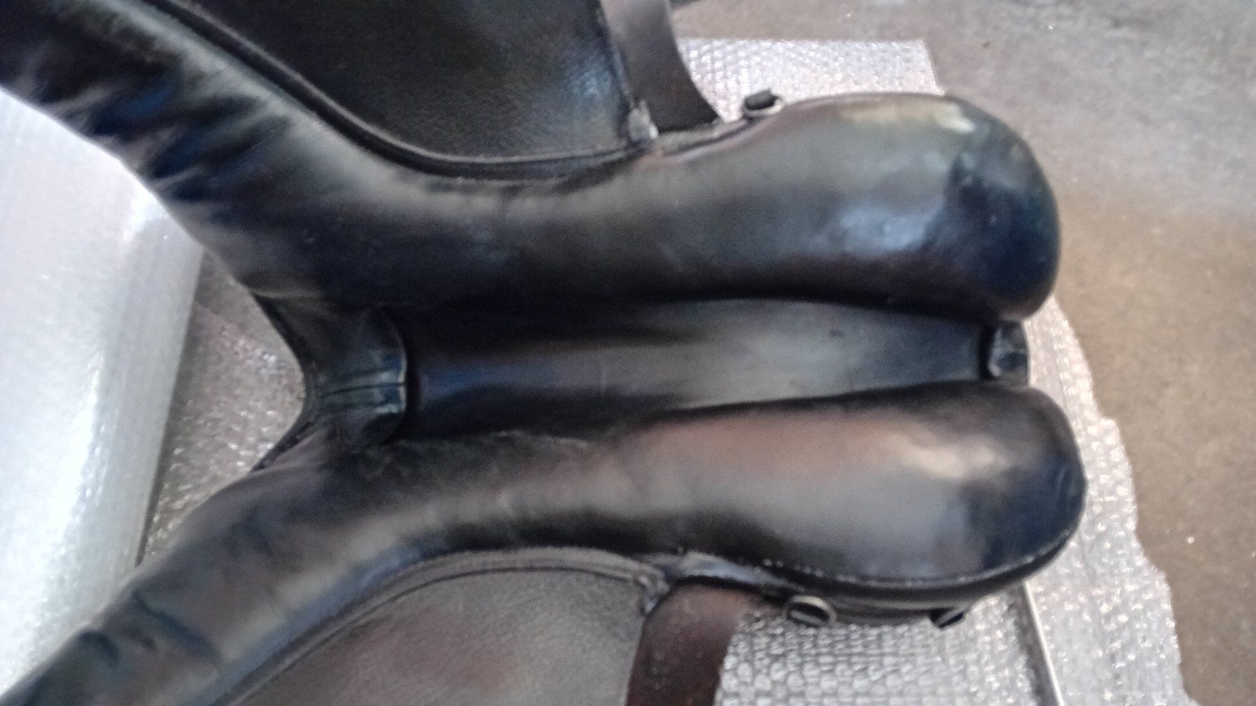 Selle & Accessori: Schöner schwarzer Sattel – Usato da Grenchen venduto da TH2000 2