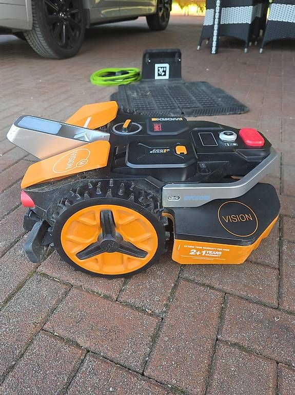 Worx Tagliaerba: Worx Landroid Vision WR206E Mähroboter – Usato da Gretzenbach venduto da Holzbalkenbett 1