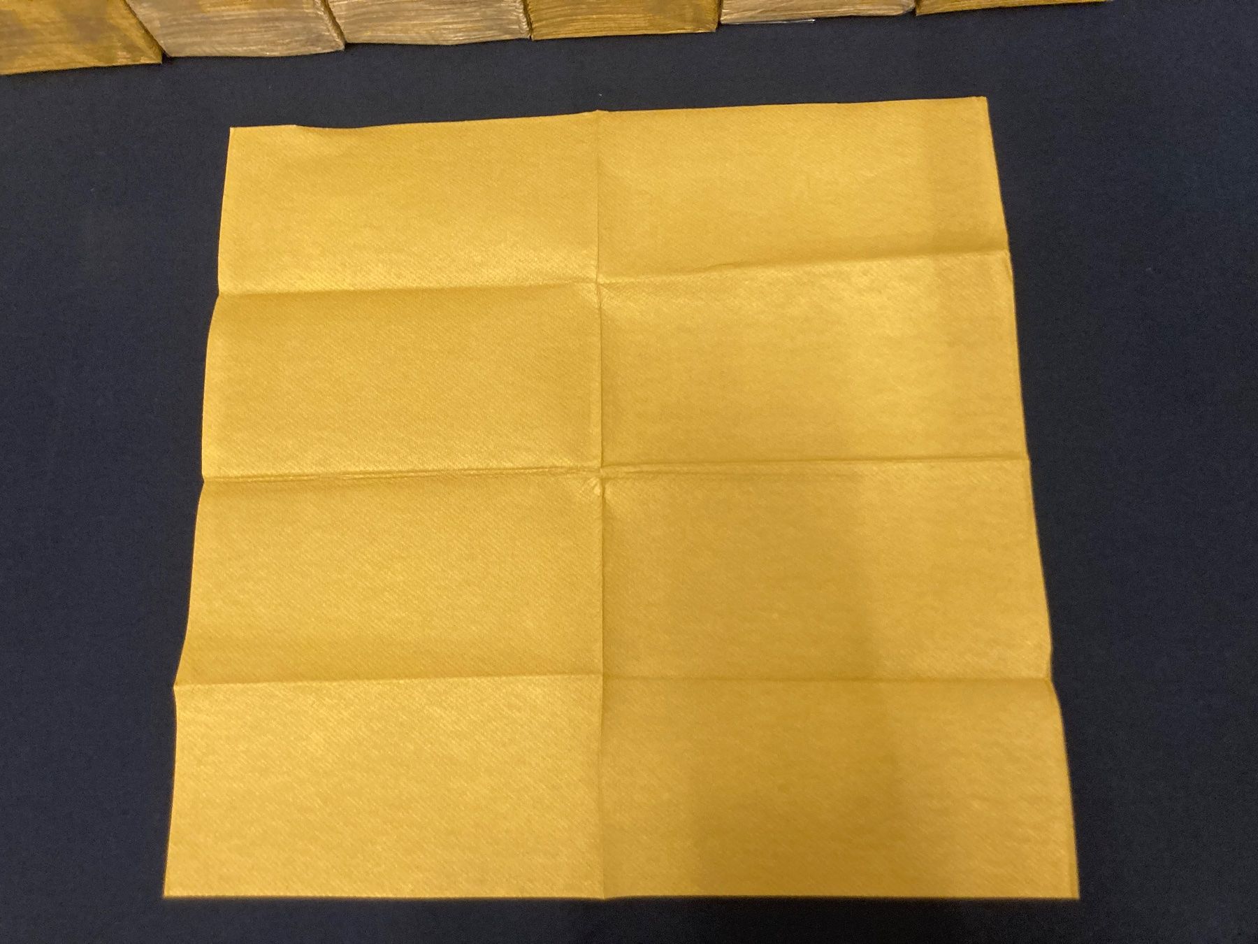 Servietten: Servietten Restposten,  300 Stück, 33x33cm, Airlaid-Qualität – Neu und originalverpackt aus Neuenhof von jorogo 1