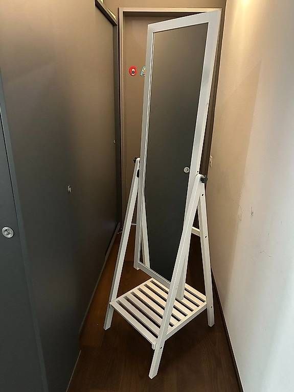 Ikea Specchi: Standspiegel mit Regal IKEA – Usato da Meilen venduto da ele_bg8k