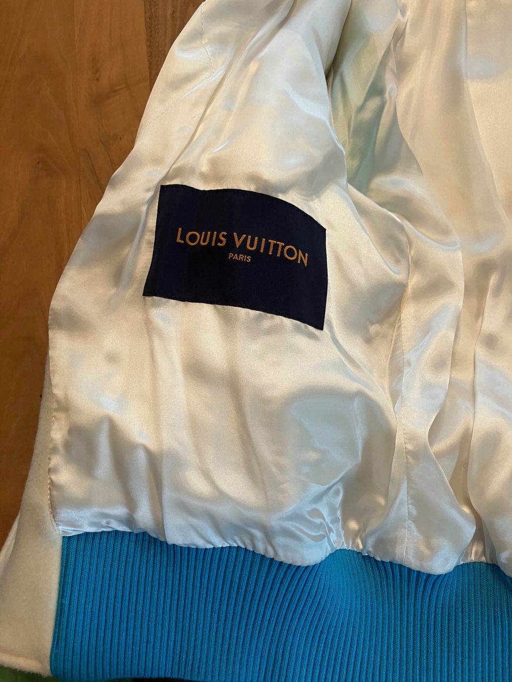 Louis Vuitton Jacken: Louis Vuitton Monogram AS Rainbow Playground Varsity – Neu und originalverpackt aus Zäziwil von Bewy1 3