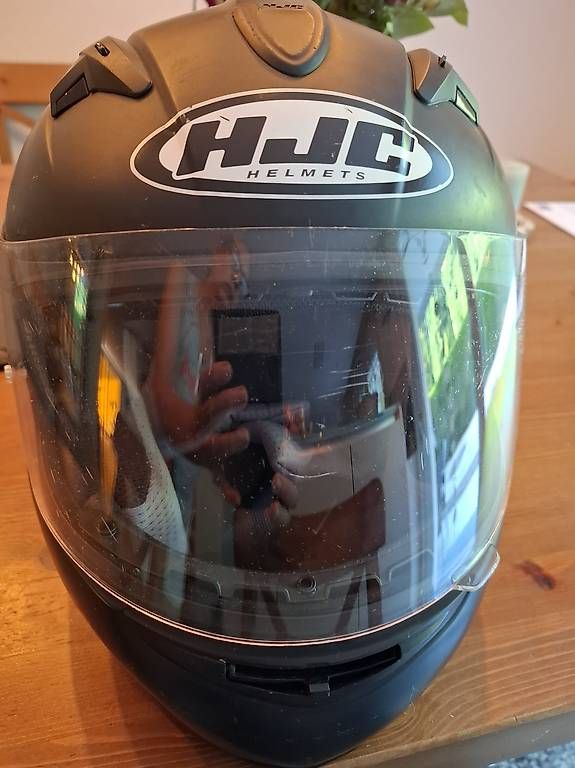 Helme & Visiere: HJC Helm TR-1 gebraucht Grösse M – Gebraucht aus Hauptwil von sus_f6hp