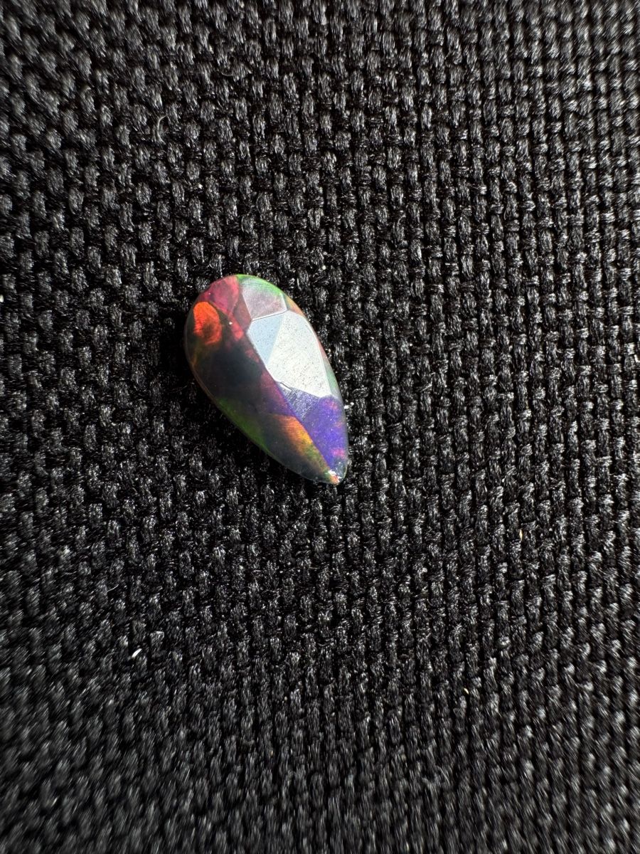 Pierres précieuses: Black Opal 0.6ct – Neuf avec emballage d'origine à Wängi par Horus90 2