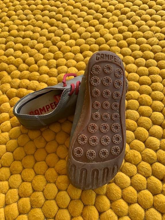 Camper Scarpe per ragazzi: Chaussures Camper grises, T. 34 – Usato da Villars-sur-Glâne venduto da Magdaka 1