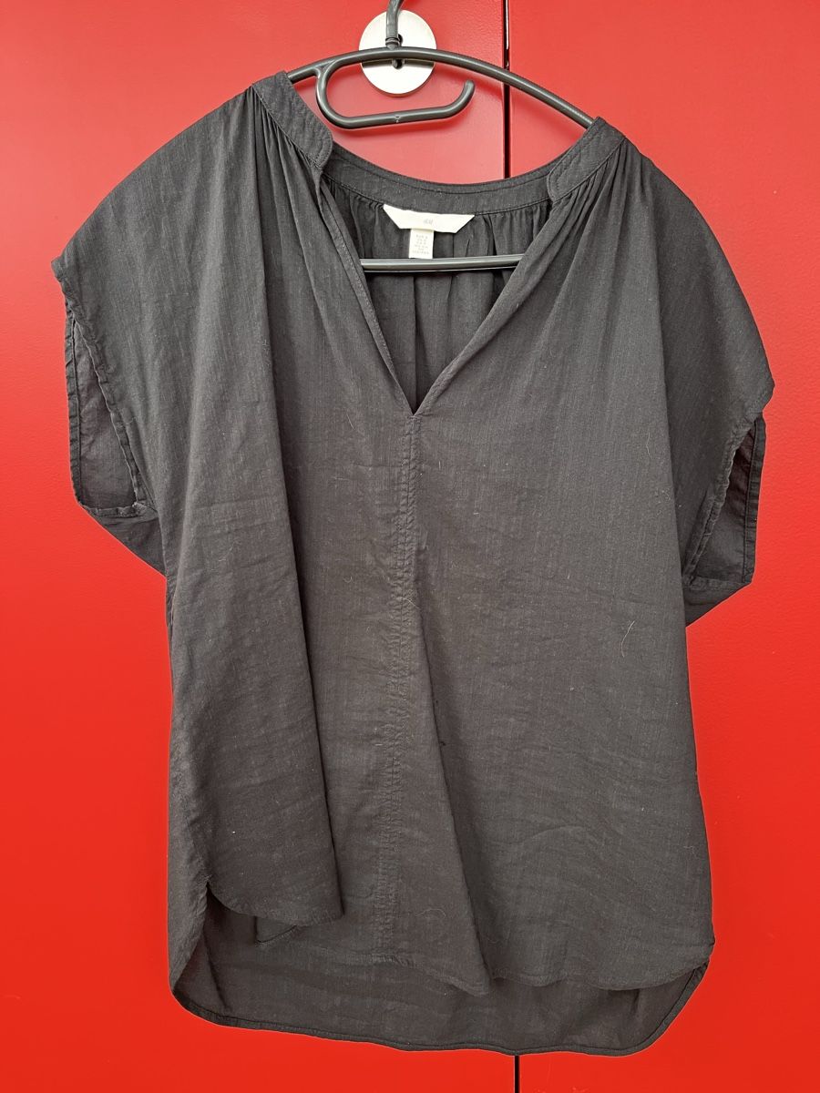 H&M Tops: Top ample noir H&M taille S – Gebraucht aus Romont FR von cat_j6ww