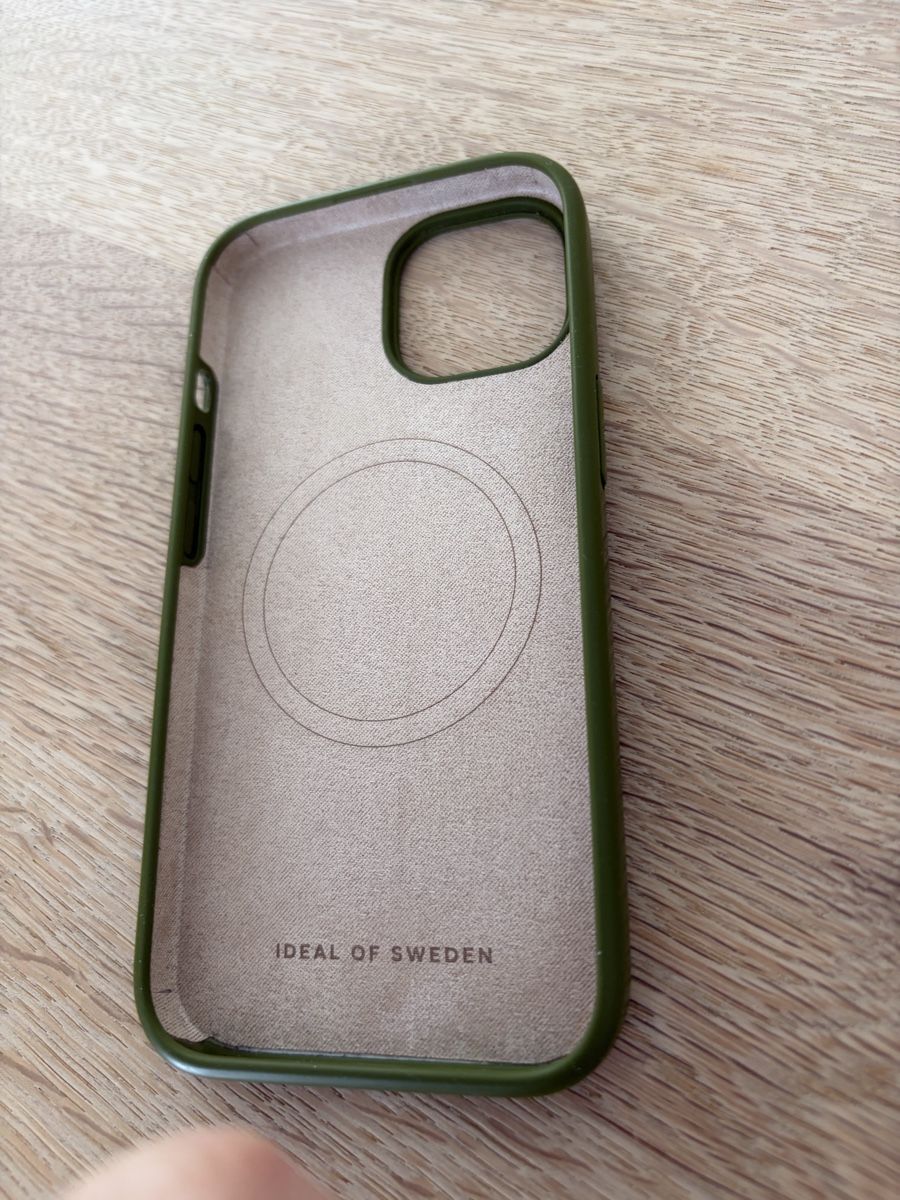 Cover & Protezioni schermo: 1 Schutzhülle iPhone 15 – Usato da Volketswil venduto da Car6 4