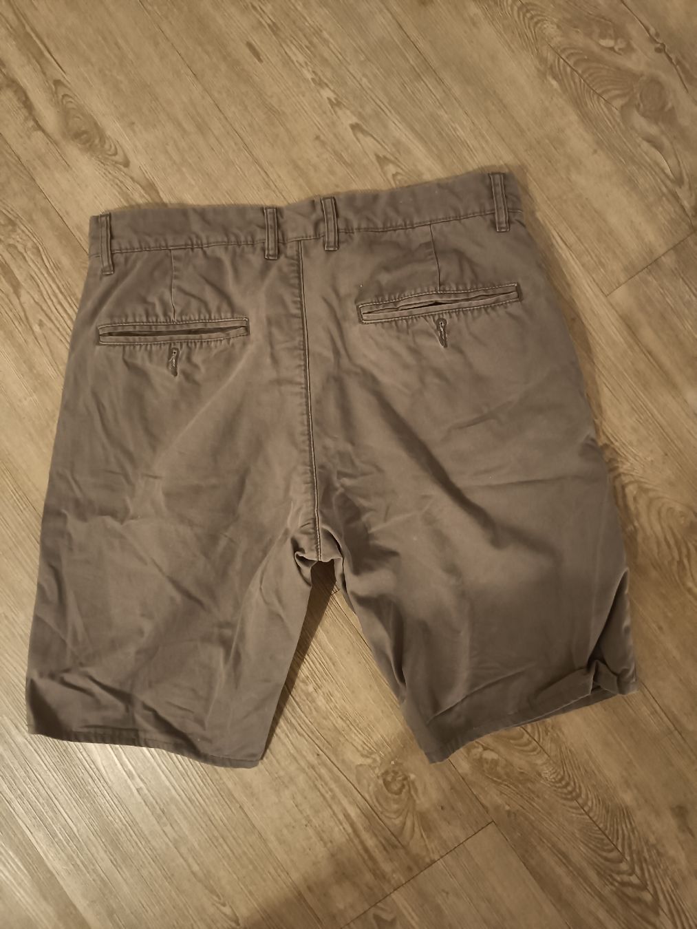 H&M Pantaloni: Shorts kurz Grösse 32 – Usato da Jaberg venduto da urig17. 1