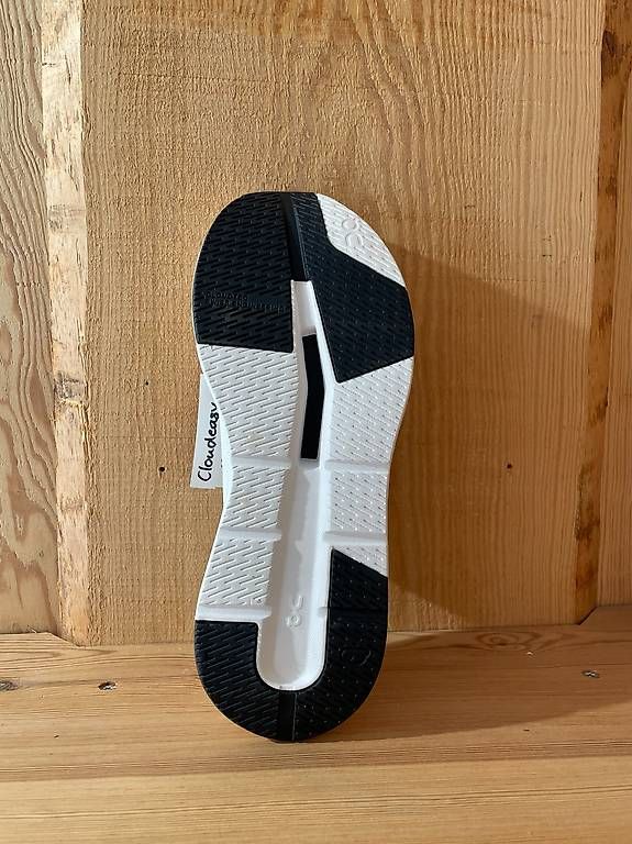 Chaussures femmes: Women's ON CLOUDEASY – D'occasion à Grindelwald par Backdoor_Shop 1