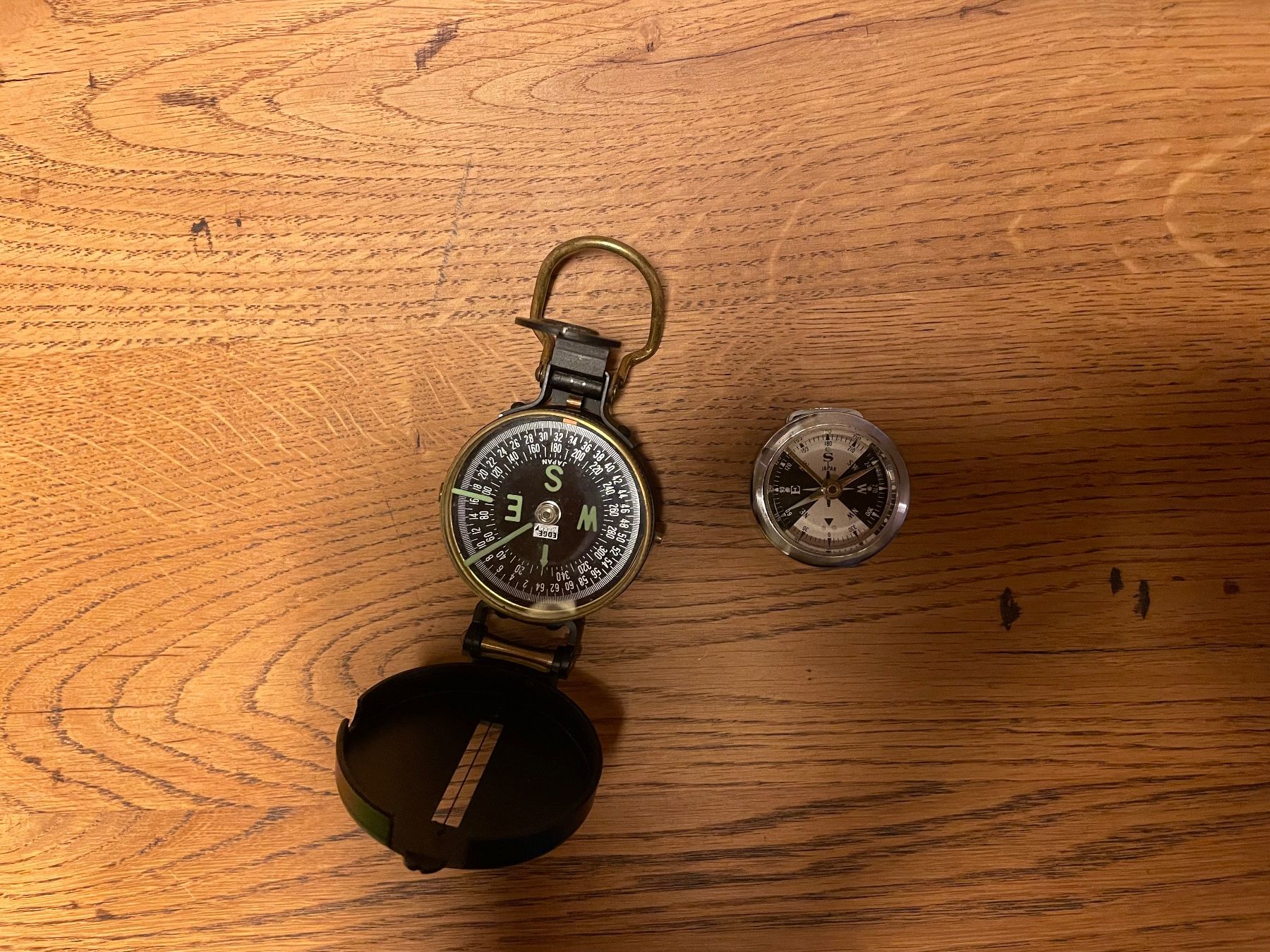 Schweizer Armee GPS & Strumenti di misurazione: 2 boussoles – Usato da Oberbütschel venduto da Woodie2005