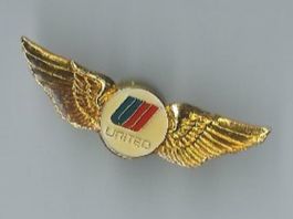 United Airlines, Pin