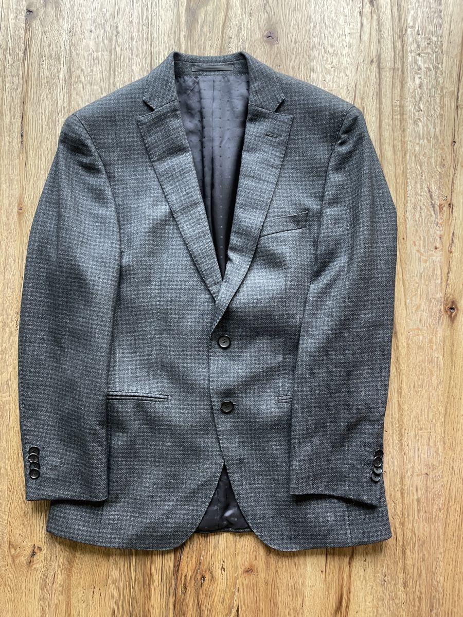 Hugo Boss Completi: Hugo Boss Anzug – Usato da Einsiedeln venduto da loubi02