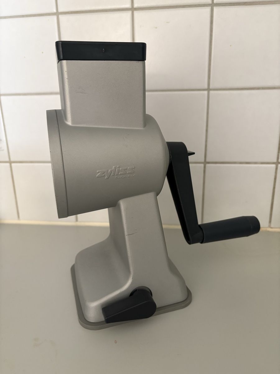 Zyliss Appareils de cuisine: Zyliss Raffel  – D'occasion à Hinterforst par Chrigel1234 2