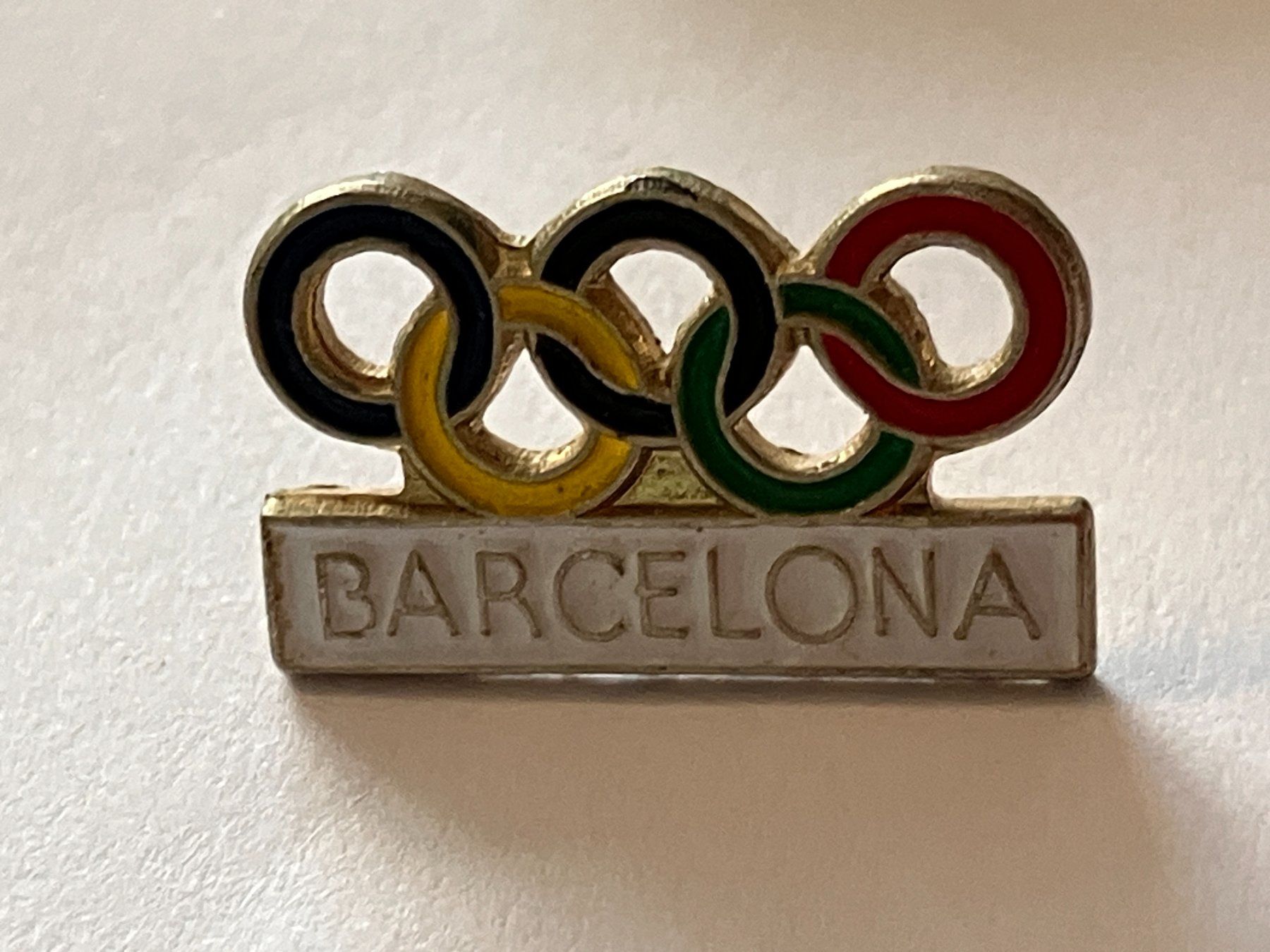 Placchette & Badge: 1 Pin Barcelona Olympia – Usato da Basel venduto da djwwpp