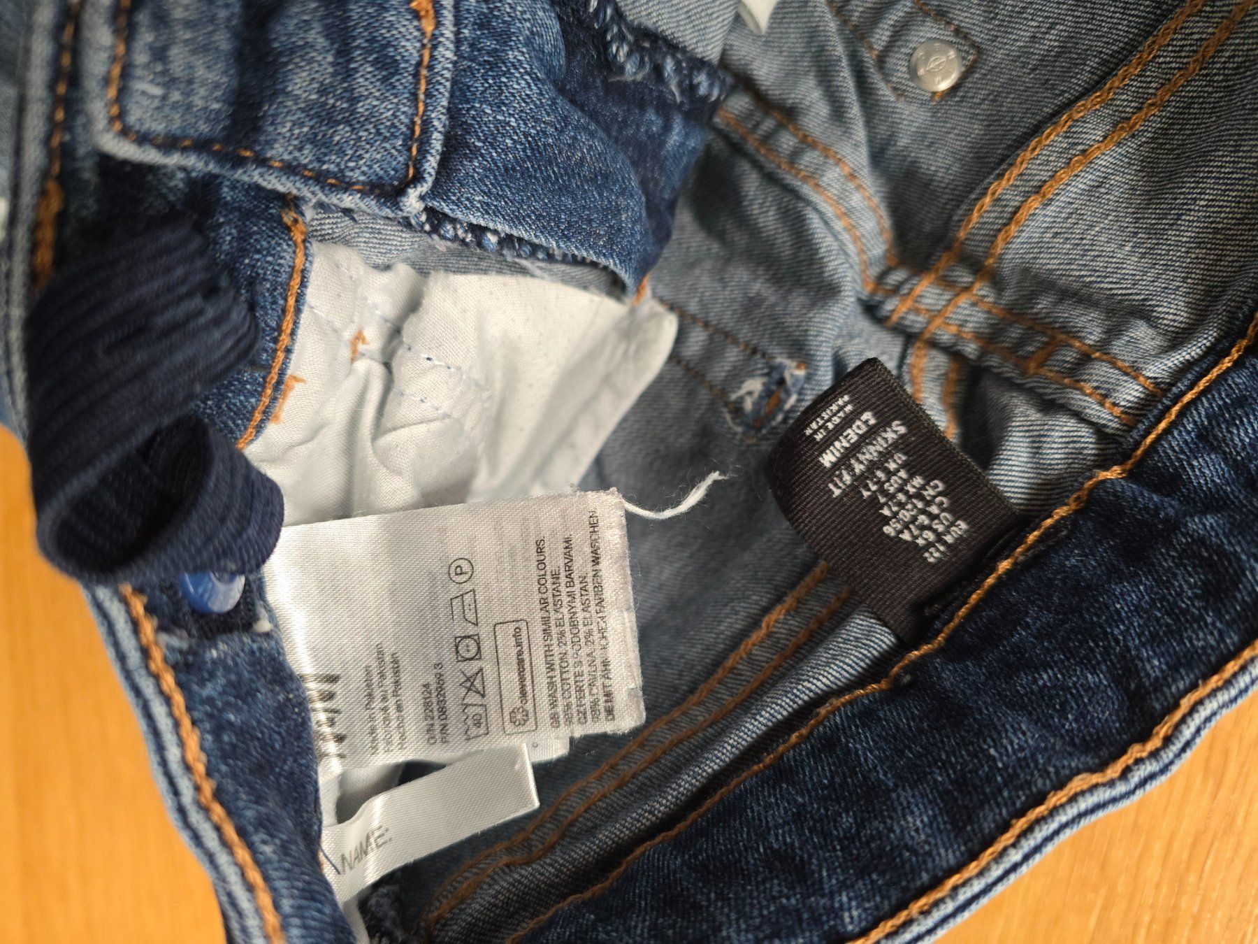 Pantaloni: Jeans Gr. 122 – Usato da Büttikon AG venduto da Amineah 1