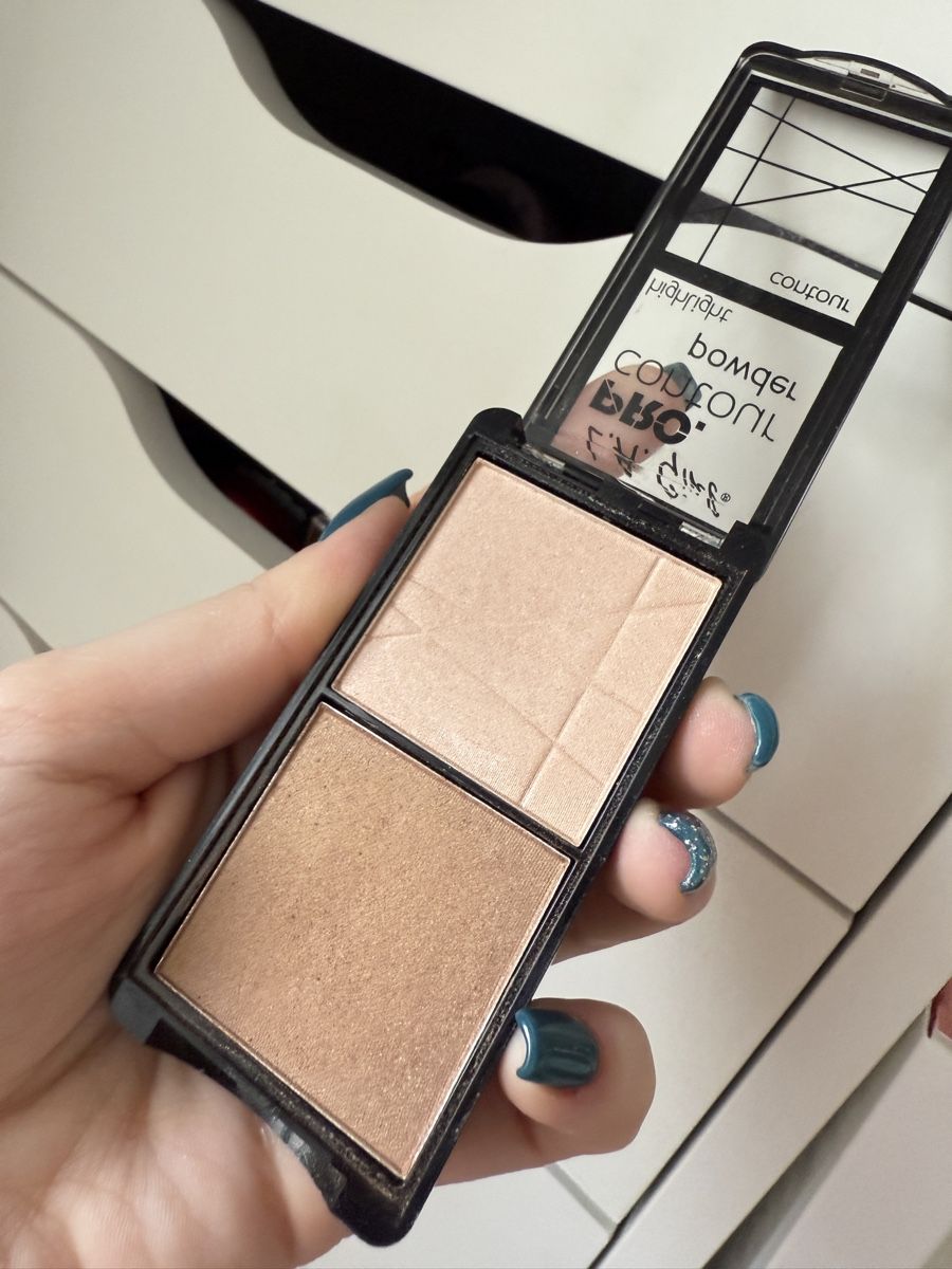 Make-up: Duo contour + highlight - LA Girl – Gebraucht aus Chavannes-près-Renens von elobrgs