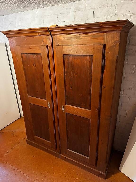 Armadi: Antiker Holzschrank / Kleiderschrank / Vantage – Usato da Schmitten FR venduto da kueddelmaier 1