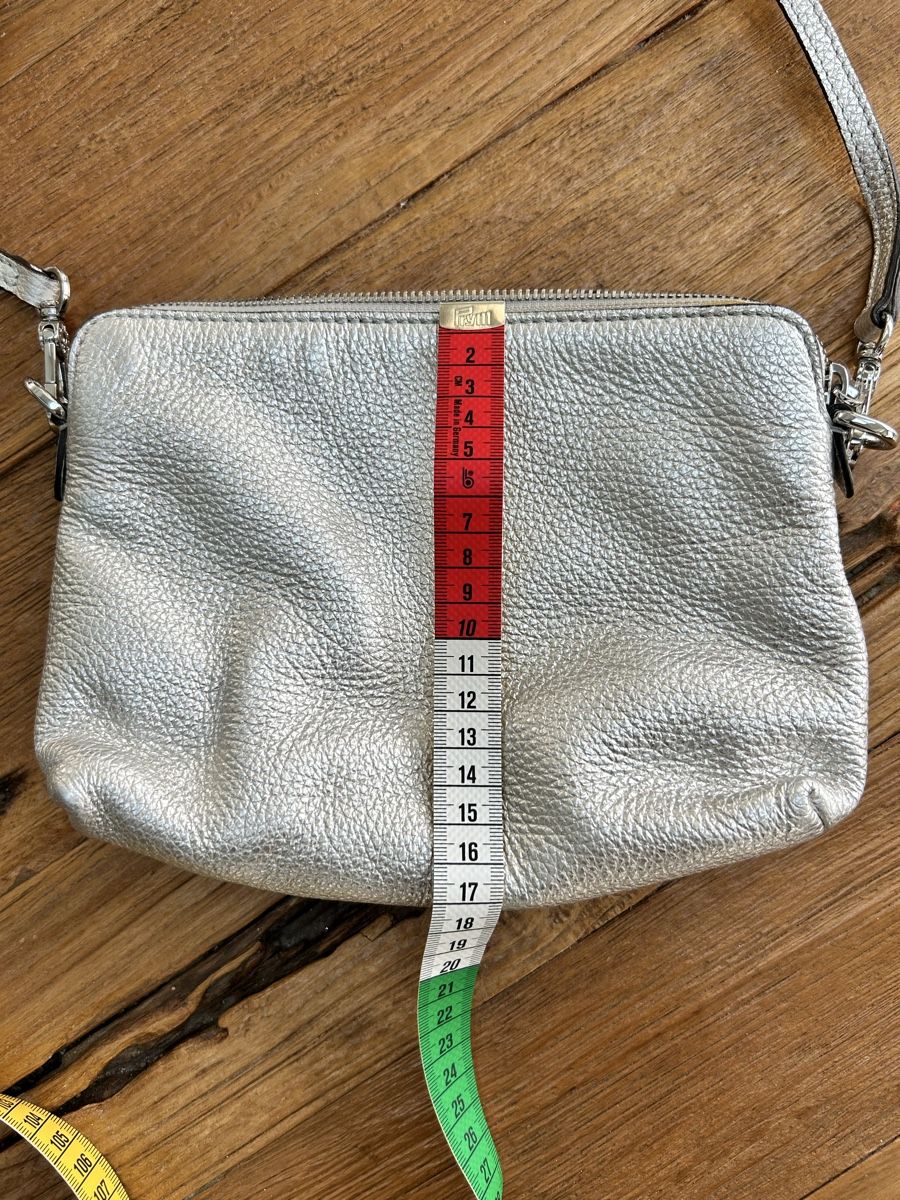 Borse da donna: Silberne Schultertasche aus Leder – Nuovo (secondo la descrizione) da Trin venduto da kreadiva 2