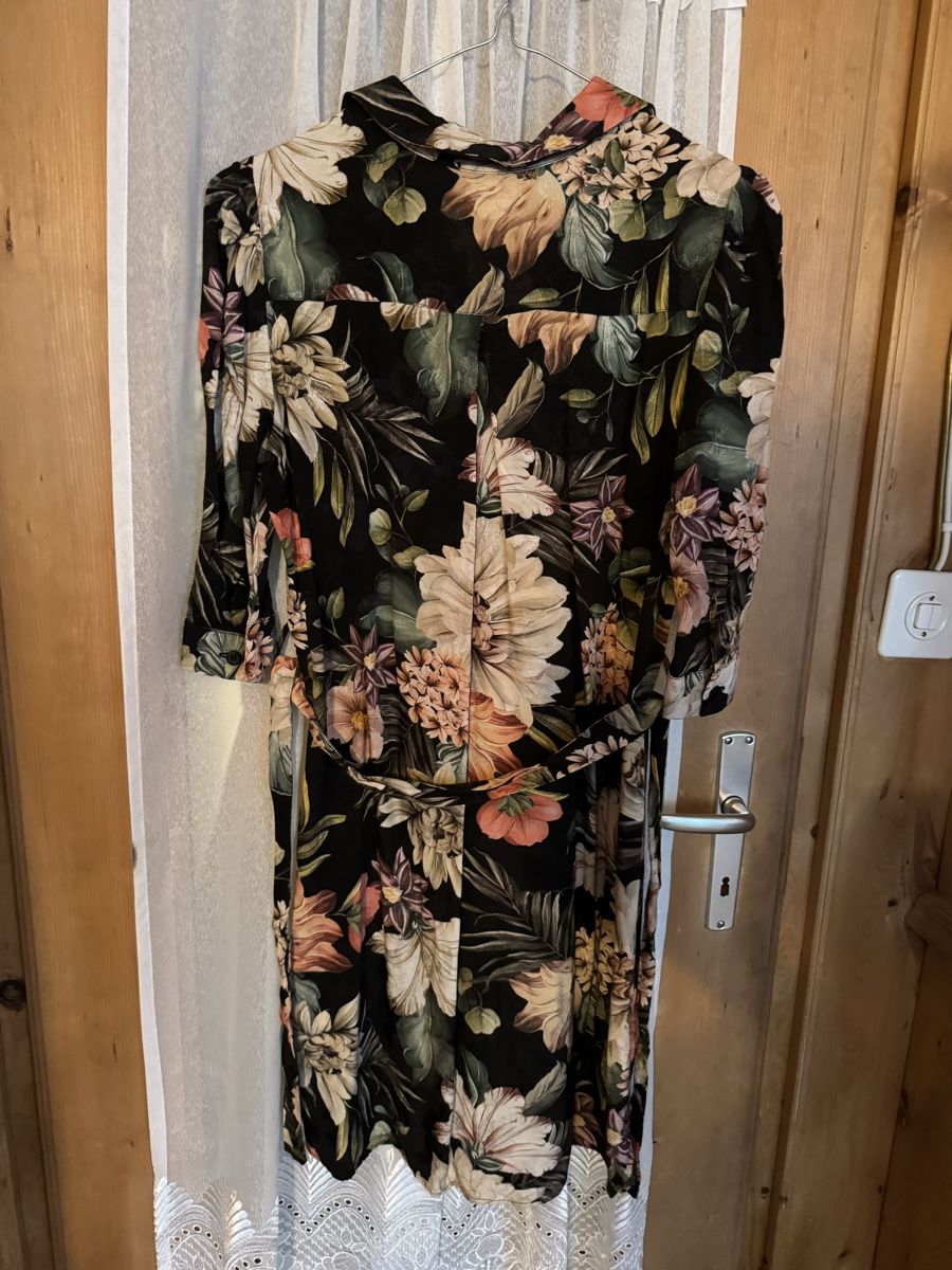 Vestiti: Kleid mit Blumen – Usato da Samedan venduto da rob_g658