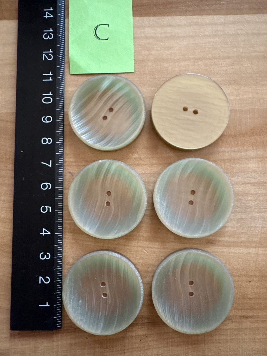 Boutons: 6 grosse Knöpfe – Neuf (Voir description) à Rümlang par SchumBru10