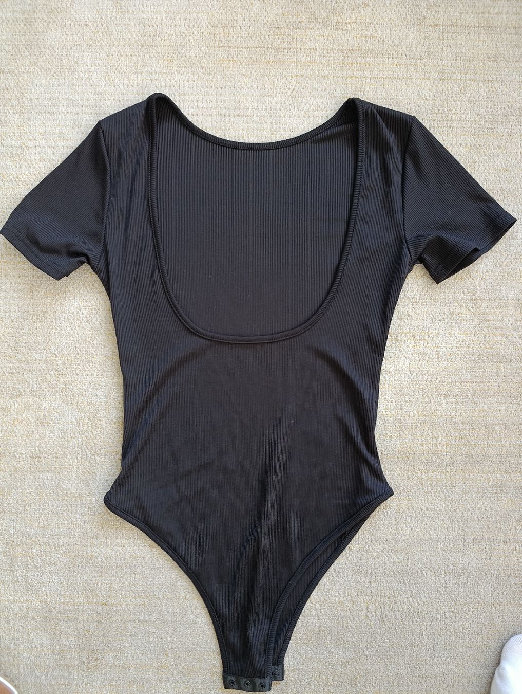 Top: BODY NOIR DOS NU S – Nuovo (secondo la descrizione) da Sierre venduto da shirley04