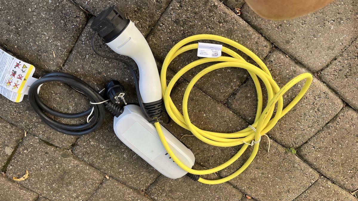 Unità & Adattatore: Ladeadapter ElektroAuto 230V Schuko-stecker – Usato da Thun venduto da Peters02