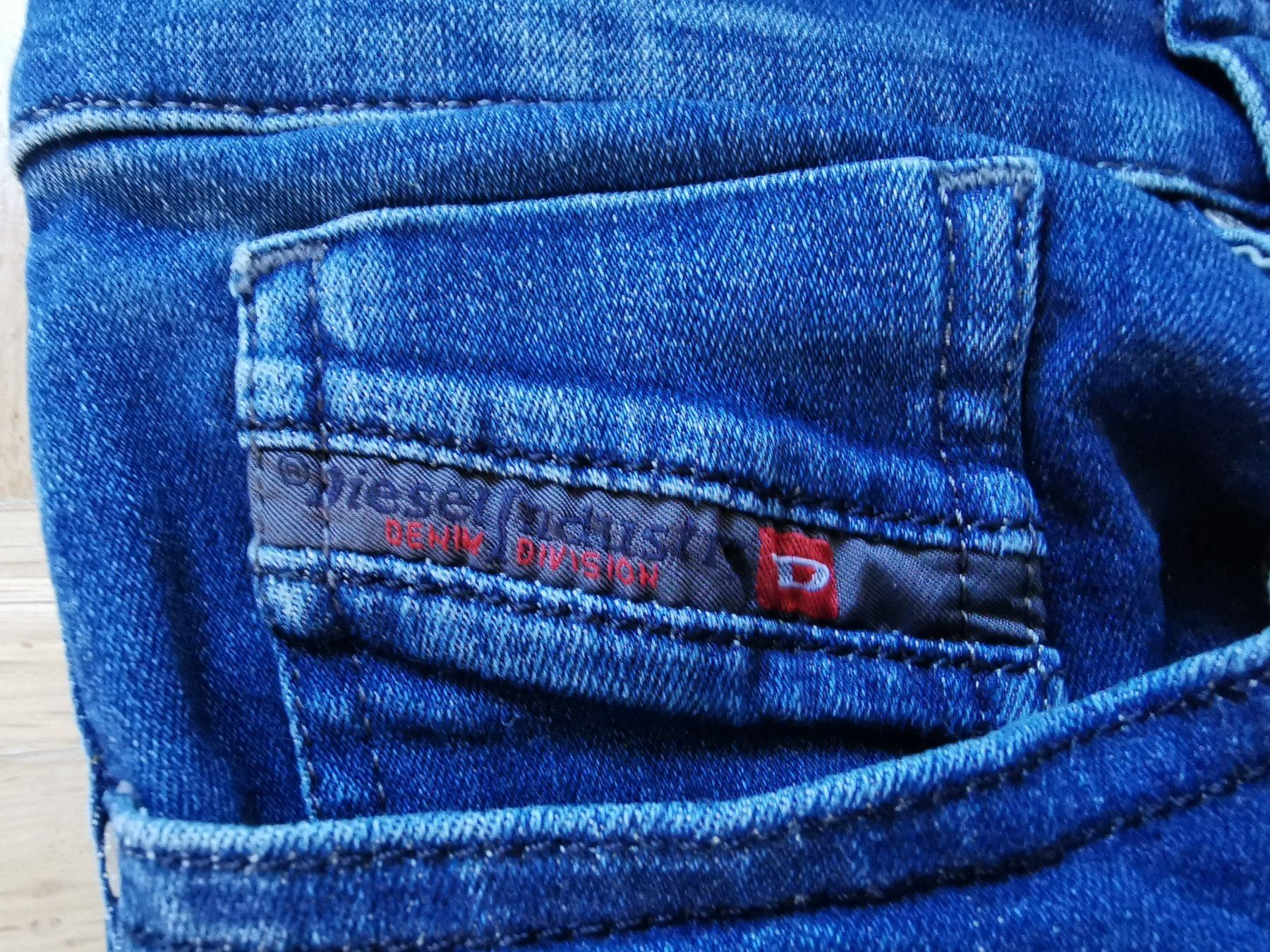 Diesel Jeans: Jeans Diesel Gr. 32/32 – Usato da Stäfa venduto da flamingo_17 3
